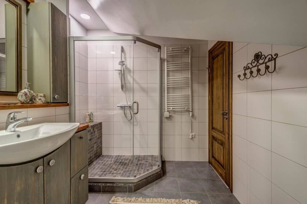 Апартаменты House of Nobles with personal terrace in Užupis Вильнюс-29