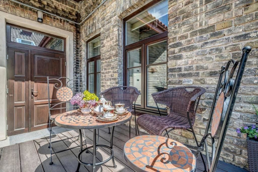 Апартаменты House of Nobles with personal terrace in Užupis Вильнюс-48