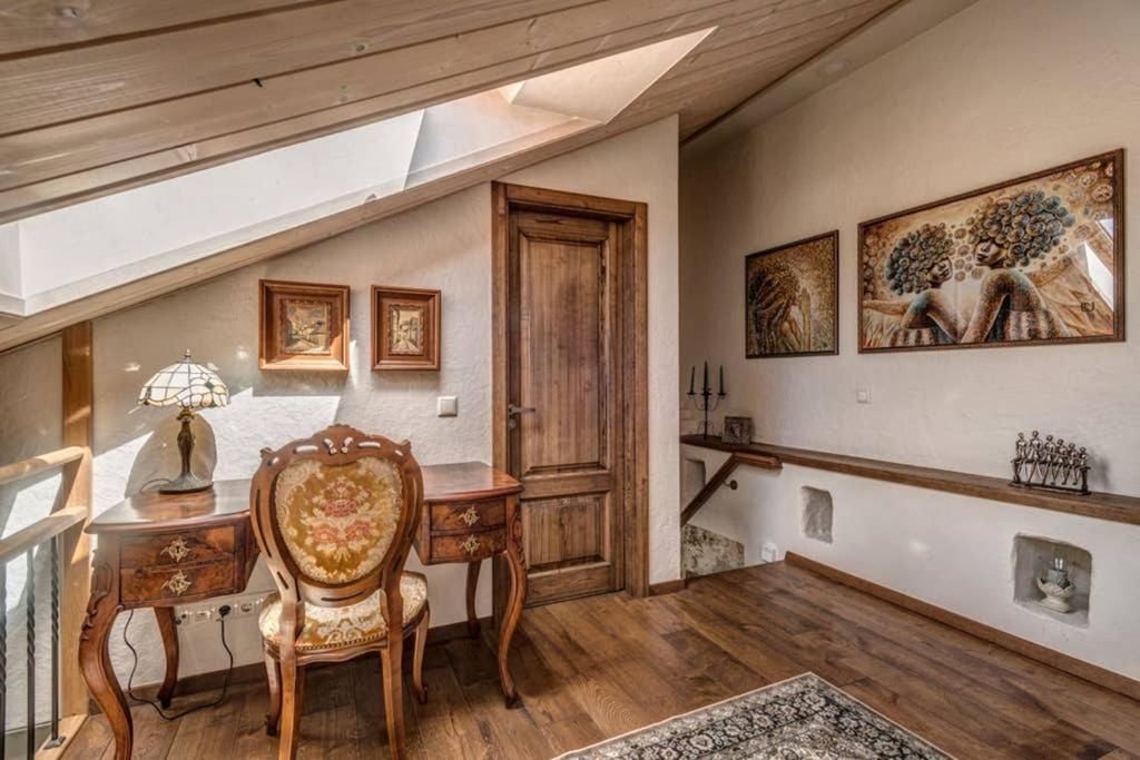 Апартаменты House of Nobles with personal terrace in Užupis Вильнюс-55