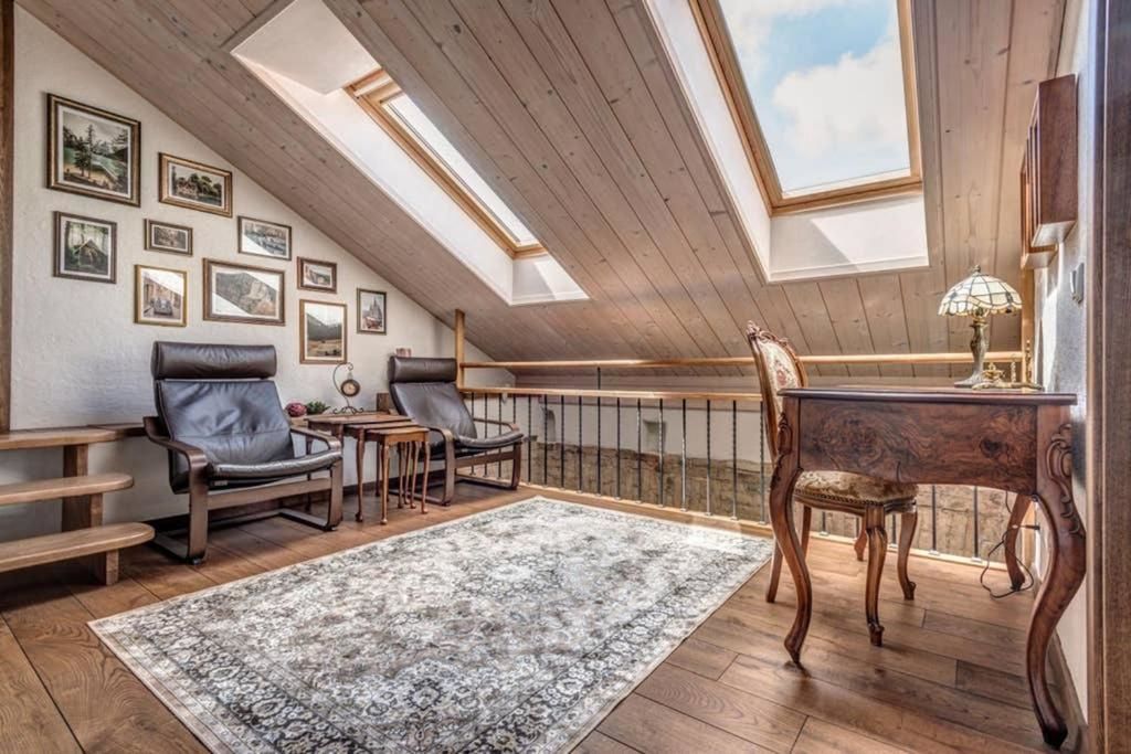Апартаменты House of Nobles with personal terrace in Užupis Вильнюс-65