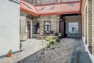 Апартаменты House of Nobles with personal terrace in Užupis Вильнюс Апартаменты с 2 спальнями-2